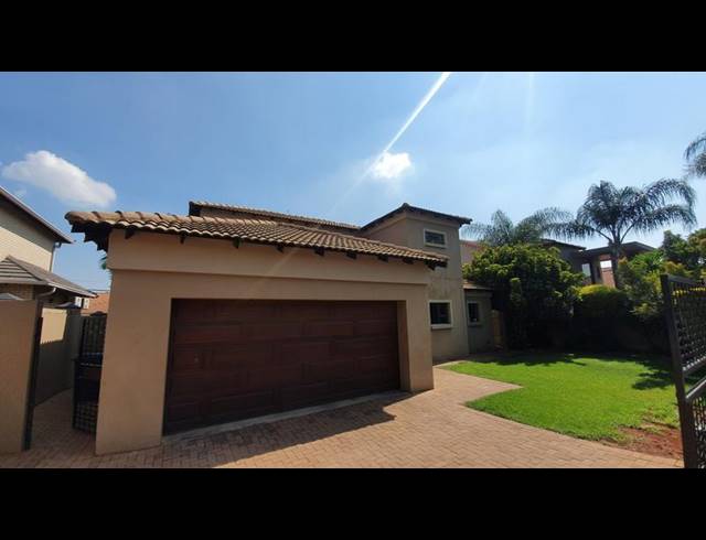 4 BEDROOM HOUSE FOR SALE IN ROSE ACRES ESTATE